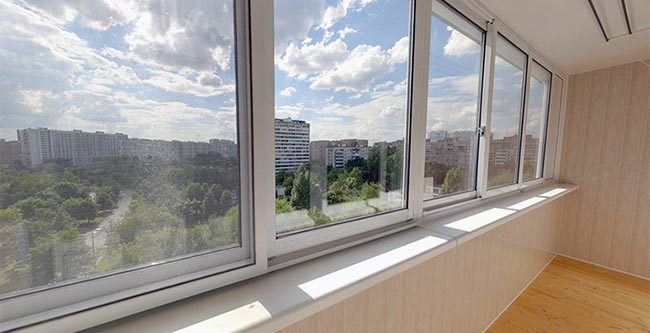 Чем застеклить балкон: ПВХ или алюминием Можайск