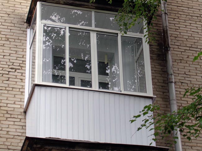 Остекление балкона в сталинке - сталинском доме Можайск