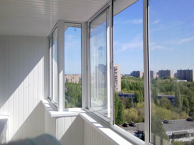 Нестандартное остекление балконов косой формы и проблемных балконов Можайск